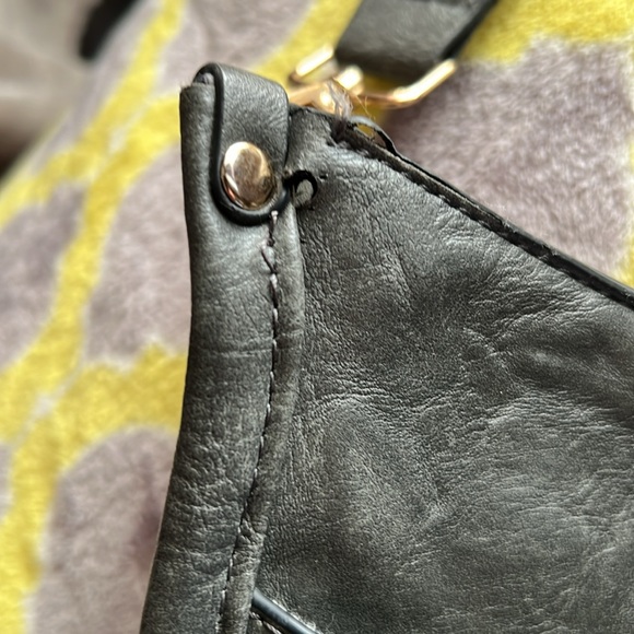 Handbag - Picture 2 of 7